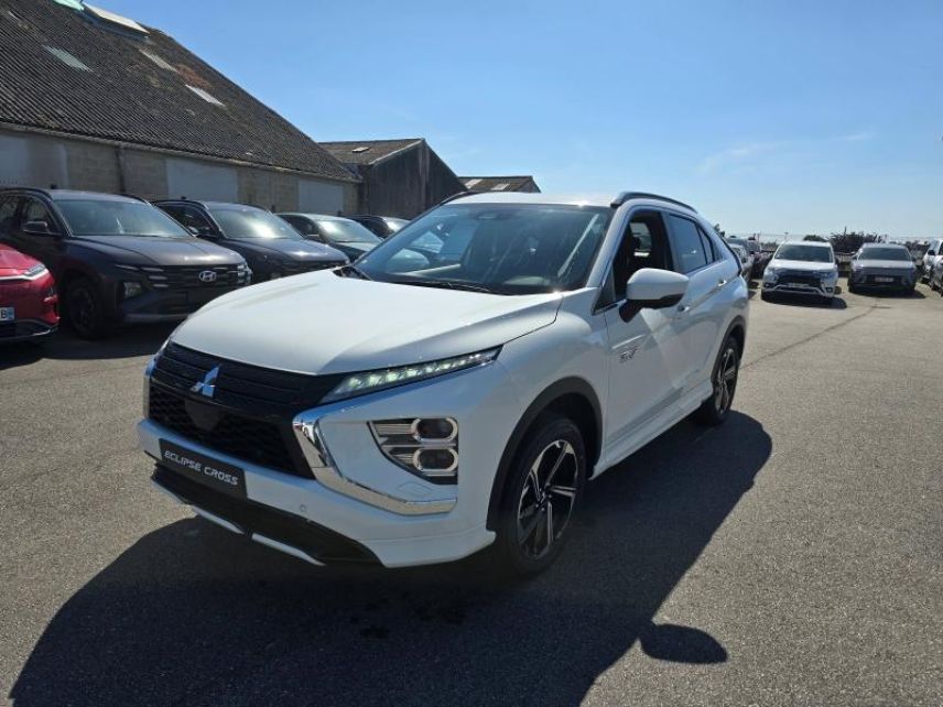 29200 : Hyundai Brest - Iroise Automobiles - MITSUBISHI Eclipse Cross - Eclipse Cross - Polar white - Transmission intégrale - Hybride rechargeable : Essence/Electrique