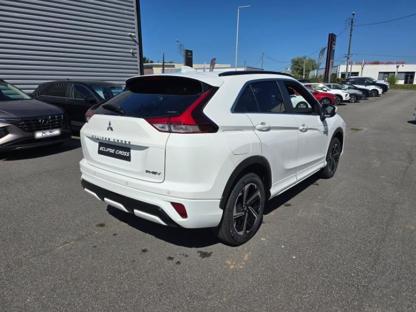 29200 : Hyundai Brest - Iroise Automobiles - MITSUBISHI Eclipse Cross - Eclipse Cross - Polar white - Transmission intégrale - Hybride rechargeable : Essence/Electrique