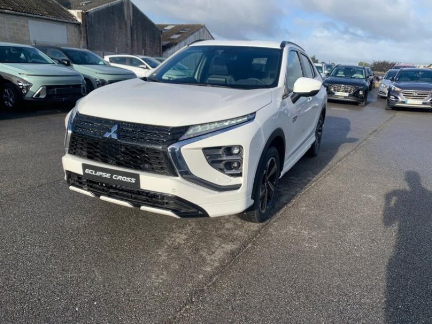 29200 : Hyundai Brest - Iroise Automobiles - MITSUBISHI Eclipse Cross - Eclipse Cross - Blanc - Transmission intégrale - Hybride rechargeable : Essence/Electrique
