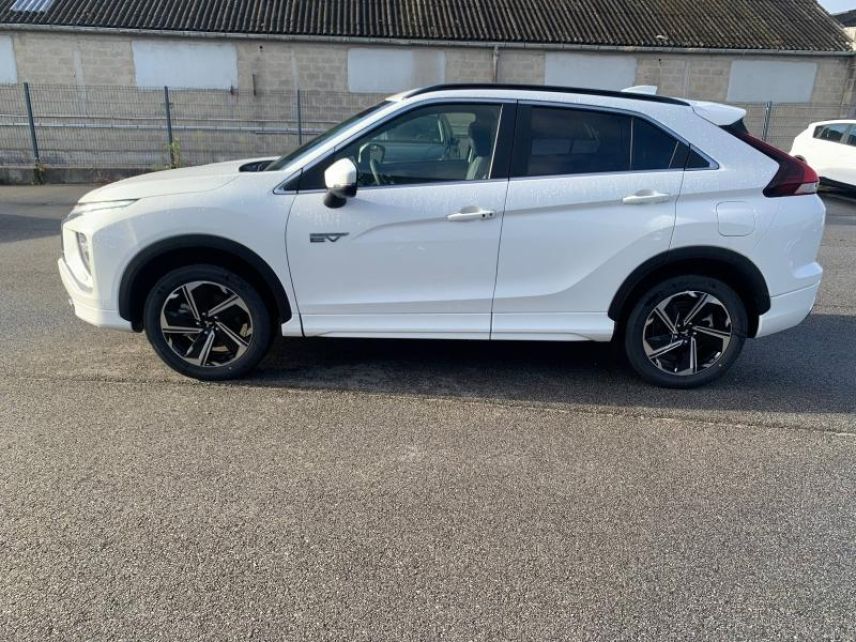 29200 : Hyundai Brest - Iroise Automobiles - MITSUBISHI Eclipse Cross - Eclipse Cross - Blanc - Transmission intégrale - Hybride rechargeable : Essence/Electrique