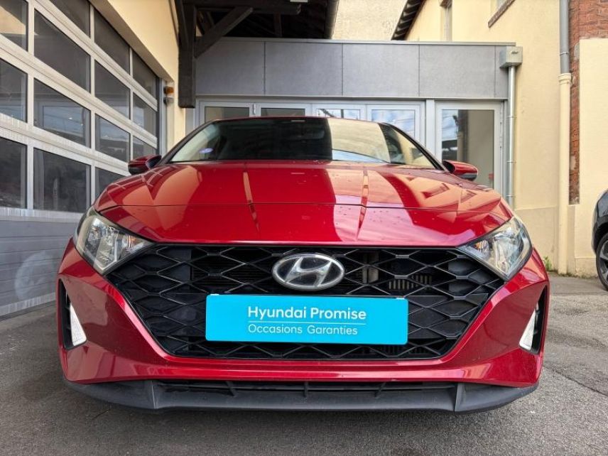 78000 : Hyundai Versailles - SOCOHY - HYUNDAI i20 - i20 - Dragon Red Métal - Traction - Essence/Micro-Hybride