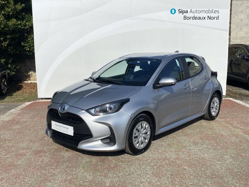 33110 : Hyundai Bordeaux Nord Le Bouscat - Sipa Automobiles - TOYOTA YARIS HYBRIDE MY22 Dynamic - YARIS IV - Gris - Automate à fonct. Continu - Essence / Courant électrique