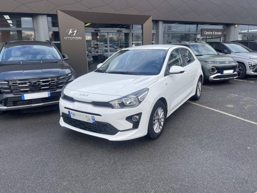 64100 : Hyundai Bayonne - Oceanic Auto - KIA Rio - Rio - Blanc - Traction - Essence