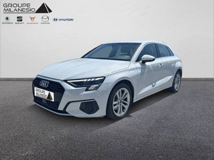13290 : Hyundai Aix en Provence - Cap Milanesio - AUDI A3 SPORTBACK Business line - A3/S3/RS3 IV - Blanc - Automate sequentiel - Essence / Courant électrique