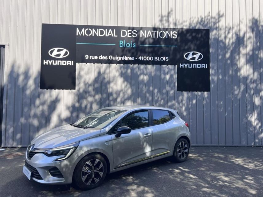 41000 : Hyundai Blois - Mondial des Nations - RENAULT Clio - Clio - Gris Platine - Traction - Essence
