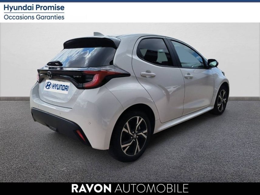42100 : Hyundai Saint-Etienne - Ravon Automobile - TOYOTA YARIS HYBRIDE Design - YARIS IV - Blanc - Automate à fonct. Continu - Essence / Courant électrique