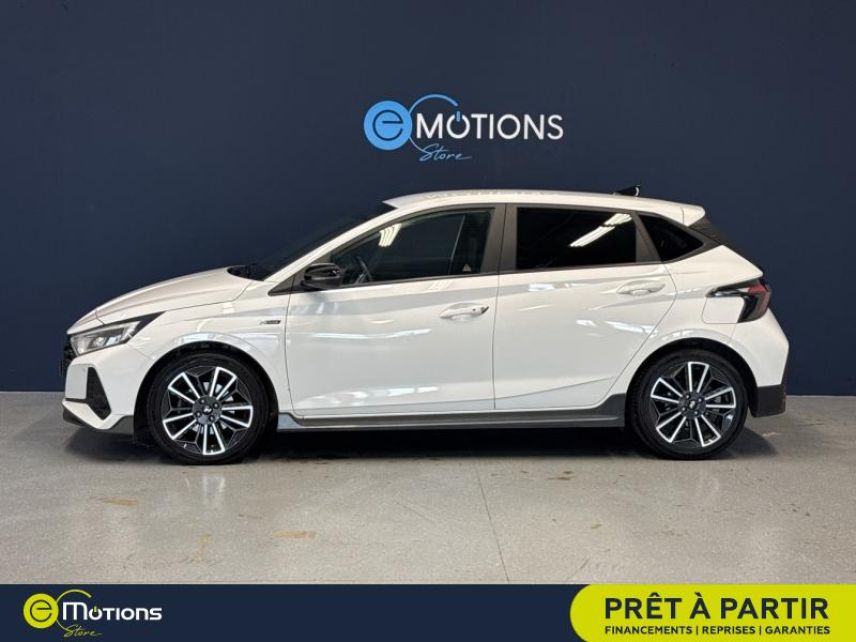 57100 : Hyundai Thionville - Théobald Automobiles - HYUNDAI i20 - i20 - Polar White Métal/Toit/rétros Black - Traction - Essence/Micro-Hybride