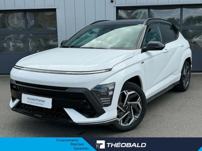 57685 : Hyundai Metz - Theobald Automobiles - HYUNDAI Kona - Kona - Atlas White/Toit/rétros Black - Traction - Hybride : Essence/Electrique