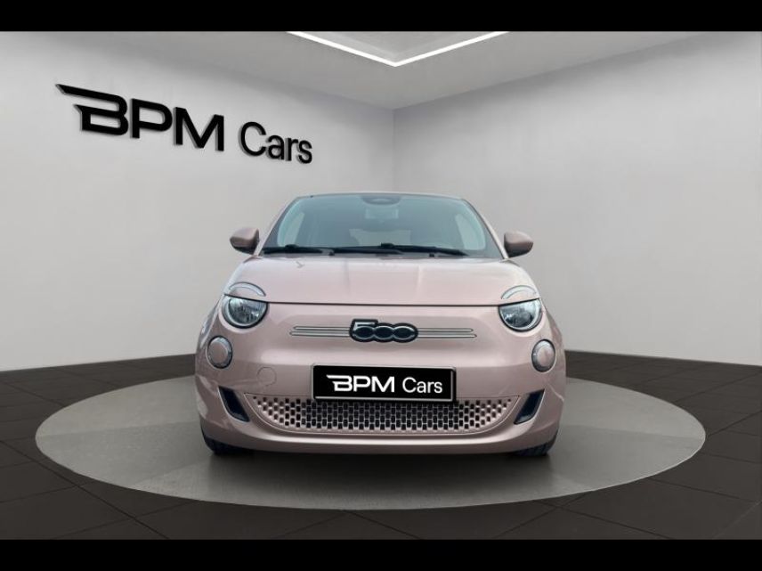 75013 : Hyundai Paris 13 - BPM Cars - FIAT 500 - 500 - Rose Gold métal - Traction - Electrique