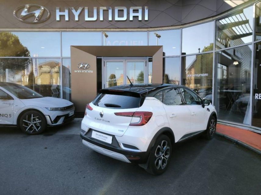 19100 : Hyundai Brive-la-Gaillarde - Garage Pouget - RENAULT Captur - Captur - Blanc Nacre - Traction - Hybride rechargeable : Essence/Electrique