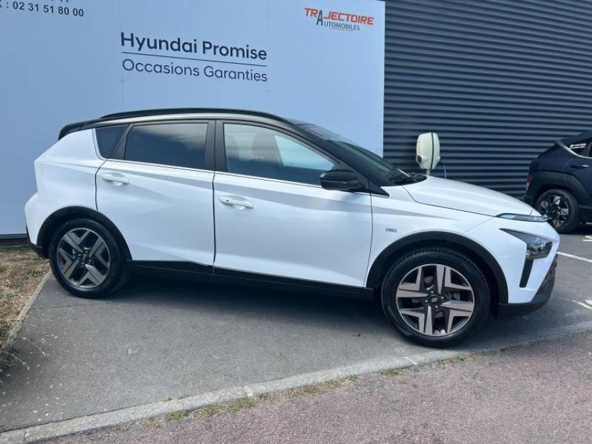 14100 : Hyundai Lisieux - Trajectoire Automobiles - HYUNDAI Bayon - Bayon - Atlas White/Toit/rétros Black - Traction - Essence/Micro-Hybride