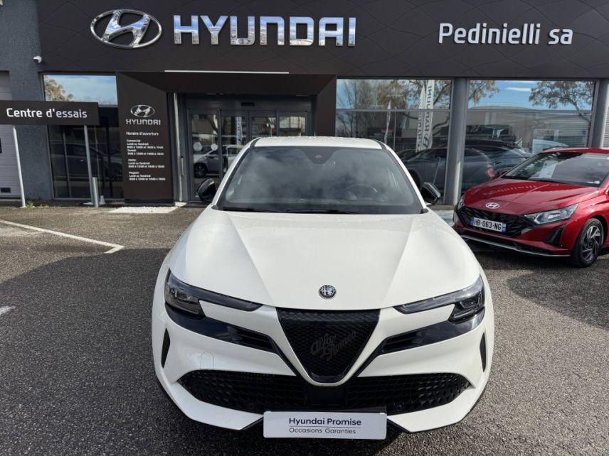 84120 : Hyundai PERTUIS - SA PEDINIELLI - ALFA ROMEO JUNIOR Premium - JUNIOR - Blanc - Automate sequentiel - Essence sans plomb