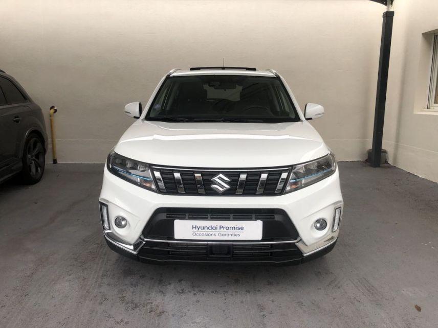 38300 : Hyundai Bourgoin-Jallieu - Groupe Central Autos - SUZUKI VITARA Style - VITARA IV - Blanc - Boîte manuelle - Essence sans plomb
