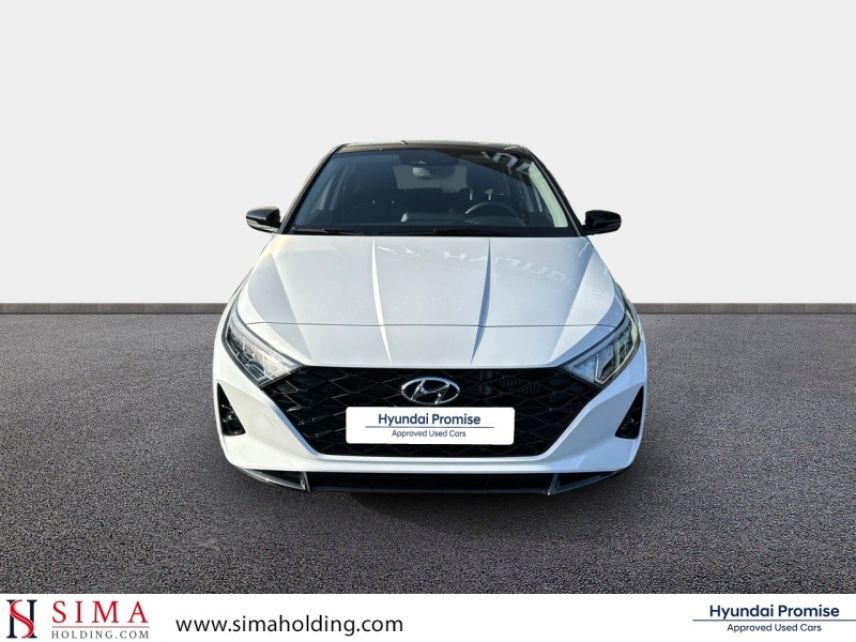 92250 : Hyundai Motor Company - HYUNDAI i20 - i20 - Atlas White Métal/Toit/rétros Black - Traction - Essence/Micro-Hybride