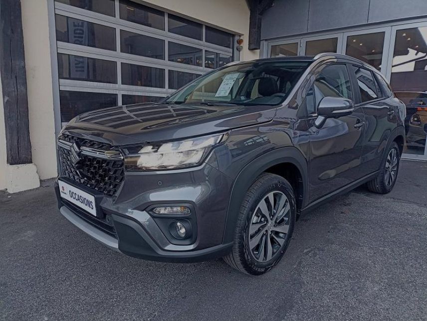 78000 : Hyundai Versailles - SOCOHY - SUZUKI S-Cross - S-Cross - Titan Dark Gray métallisée - Traction - Essence/Micro-Hybride