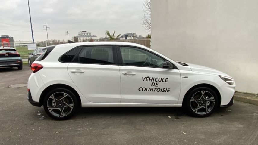 85000 : Hyundai La Roche-sur-Yon - Océane Auto - HYUNDAI i30 N Line - i30 III - Blanc - Boîte séquentielle - Essence sans plomb