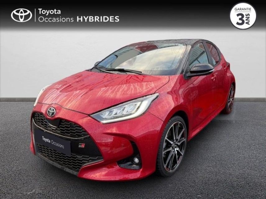 50000 : Hyundai Saint-Lô - GCA - TOYOTA Yaris - Yaris - Bi ton rouge intense   noir - Traction - Hybride : Essence/Electrique