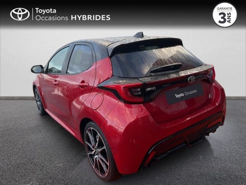 50000 : Hyundai Saint-Lô - GCA - TOYOTA Yaris - Yaris - Bi ton rouge intense   noir - Traction - Hybride : Essence/Electrique