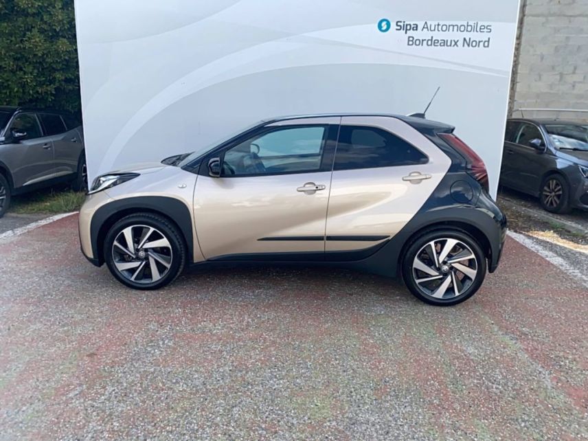 33110 : Hyundai Bordeaux Nord Le Bouscat - Sipa Automobiles - TOYOTA AYGO X Air Collection - AYGO X (10/2023) - Beige - Boîte manuelle - Essence sans plomb