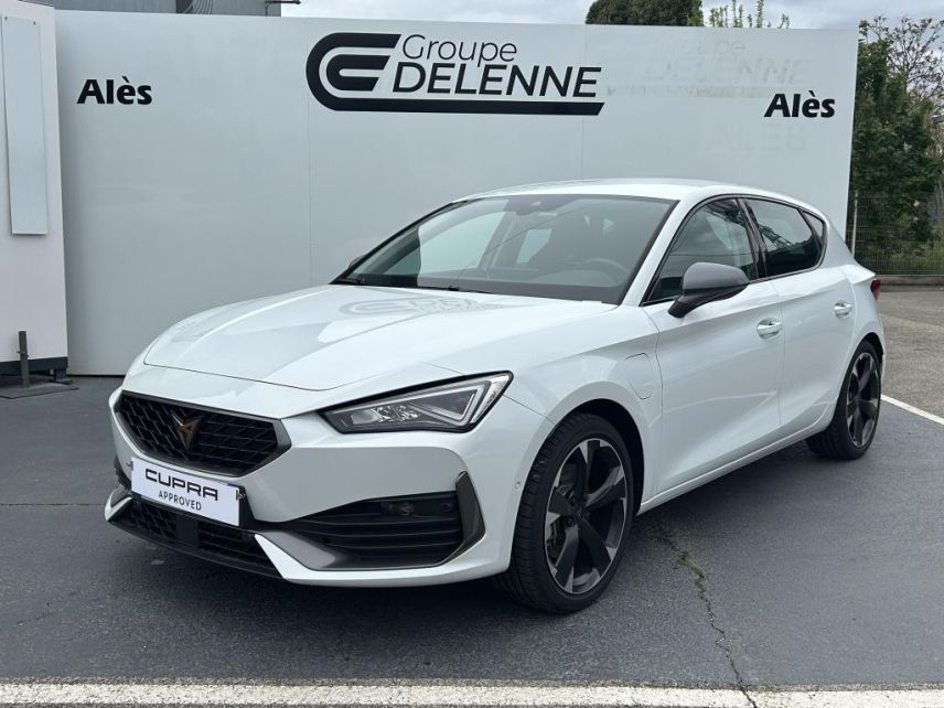 30100 : Hyundai Alès - Auto Hall - CUPRA LEON V - LEON - Blanc - Automate sequentiel - Essence / Courant électrique