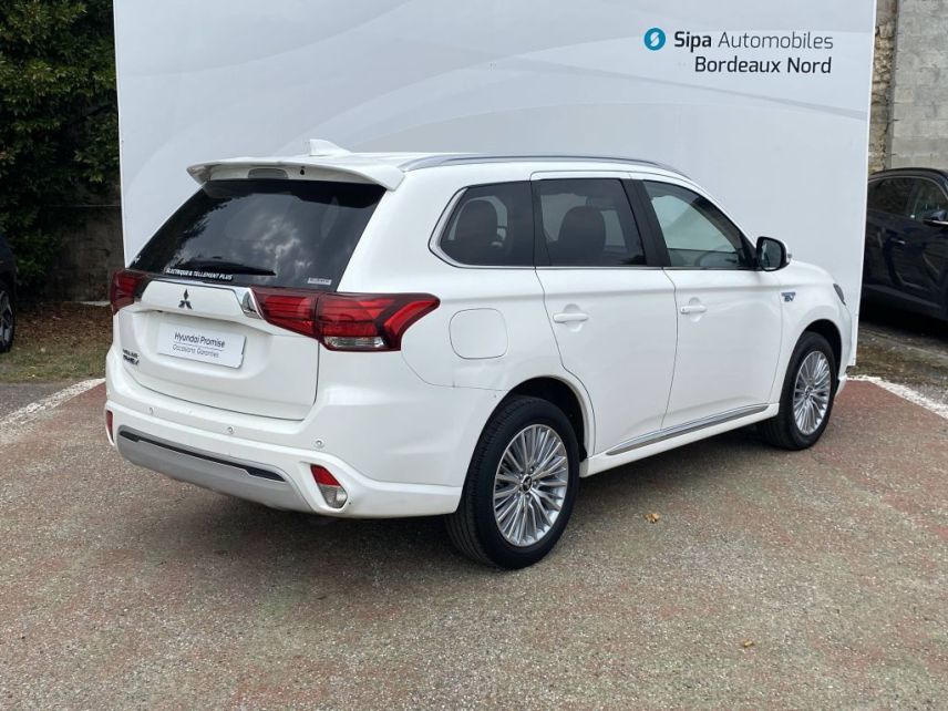 33110 : Hyundai Bordeaux Nord Le Bouscat - Sipa Automobiles - MITSUBISHI OUTLANDER PHEV Business - OUTLANDER III - Non codifie - Automate à fonct. Continu - Essence / Courant électrique