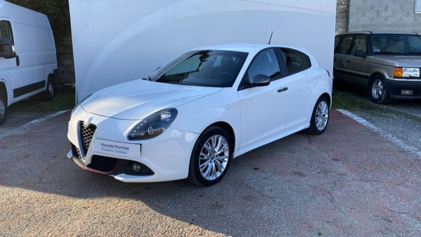33110 : Hyundai Bordeaux Nord Le Bouscat - Sipa Automobiles - ALFA ROMEO GIULIETTA SERIE 2 Super - GIULIETTA III - BLANC - Boîte automatisée - Essence sans plomb