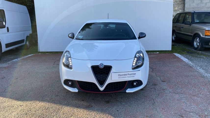 33110 : Hyundai Bordeaux Nord Le Bouscat - Sipa Automobiles - ALFA ROMEO GIULIETTA SERIE 2 Super - GIULIETTA III - BLANC - Boîte automatisée - Essence sans plomb