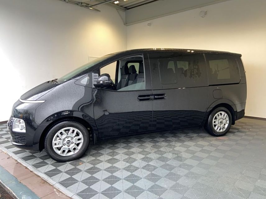 85000 : Hyundai MoceanRent | La Roche-sur-Yon - Océane Auto - HYUNDAI STARIA Creative - STARIA - Noir - Boîte automatique - Essence / Courant électrique