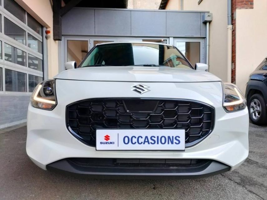 78000 : Hyundai Versailles - SOCOHY - SUZUKI Swift - Swift - Pure White Pearl Metal - Traction - Essence/Micro-Hybride