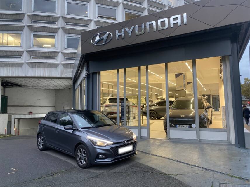 75013 : Hyundai Paris 13 - Bayard Automobiles - HYUNDAI i20 - i20 - Noir - Traction - Essence
