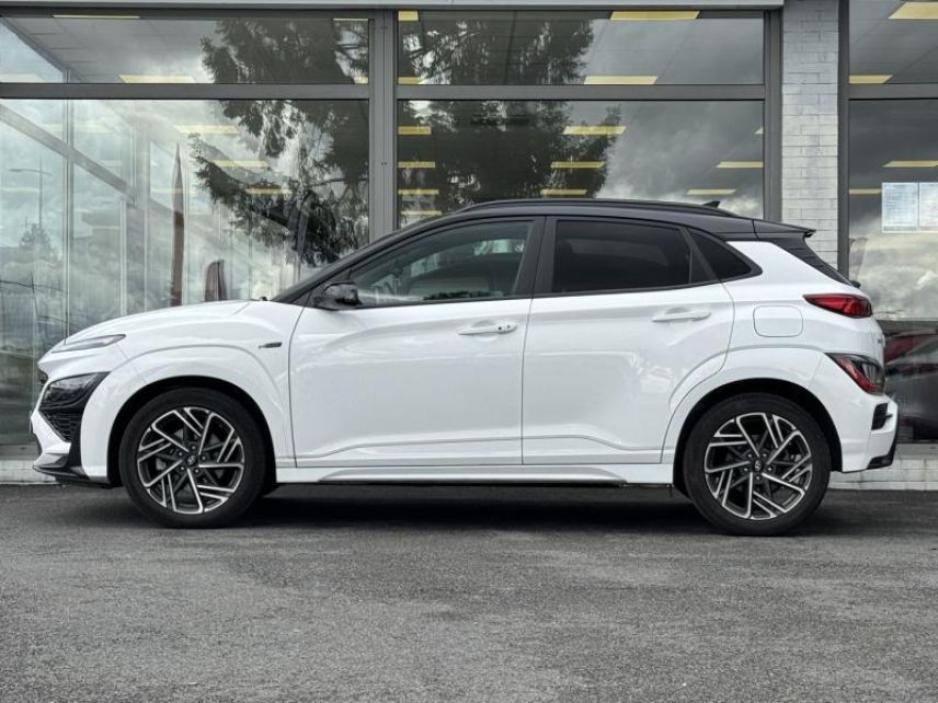 57200 : Hyundai Sarreguemines - Theobald Automobiles - HYUNDAI Kona - Kona - Atlas White/Toit/rétros Black - Traction - Essence/Micro-Hybride