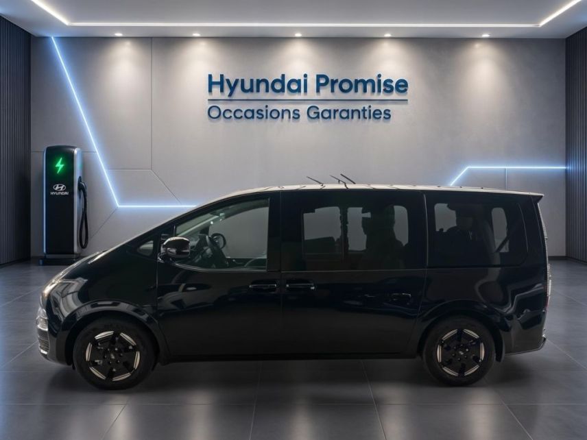 45000 : Hyundai Orléans - GCA - HYUNDAI Staria - Staria - Abyss Black Perlée - Traction - Electrique