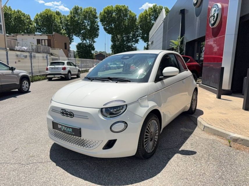 04100 : Hyundai Manosque - Pedinielli - FIAT 500e BERLINE MY22 SERIE 1 STEP 2 Icône - 500 III ELECTRIQUE - Blanc - Automate à fonct. Continu - Courant électrique