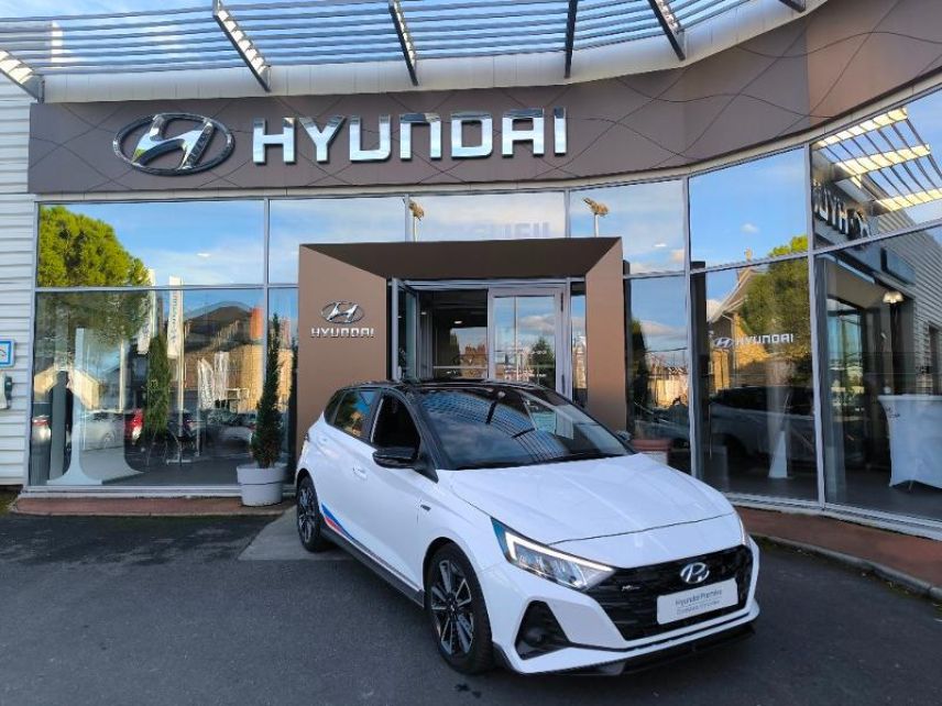 19100 : Hyundai Brive-la-Gaillarde - Garage Pouget - HYUNDAI i20 - i20 - Blanc - Traction - Essence/Micro-Hybride