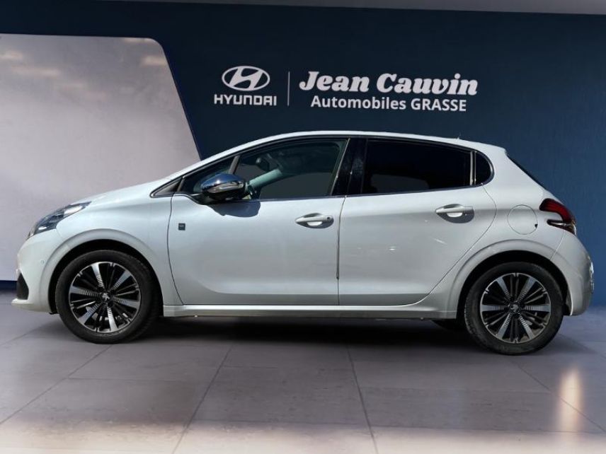 06130 : Hyundai Grasse - Garage Jean Cauvin - PEUGEOT 208 - 208 - BLANCHE - Traction - Essence