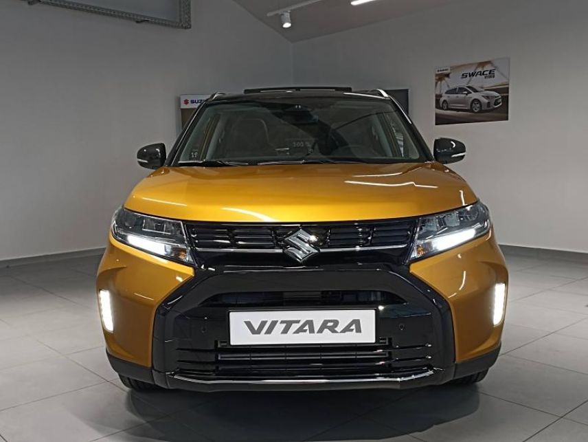 78000 : Hyundai Versailles - SOCOHY - SUZUKI Vitara - Vitara - So'Color Solar Yellow Pearl/Black métal - Traction - Essence/Micro-Hybride