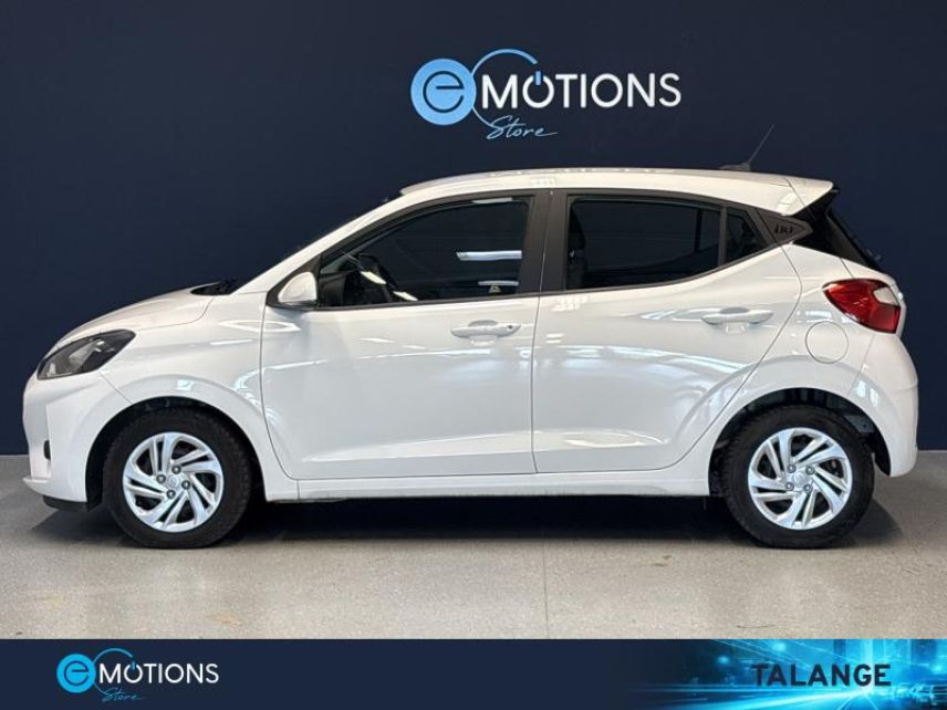 57685 : Hyundai Metz - Theobald Automobiles - HYUNDAI i10 - i10 - Sleek Silver Métal - Traction - Essence