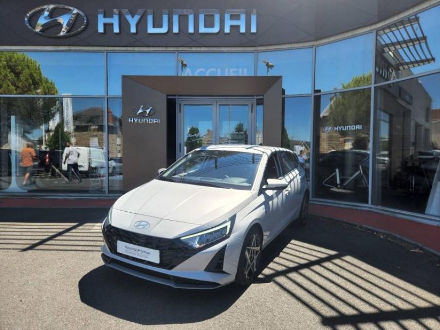 19100 : Hyundai Brive-la-Gaillarde - Garage Pouget - HYUNDAI i20 - i20 - Lumen Gray Métal - Traction - Essence/Micro-Hybride