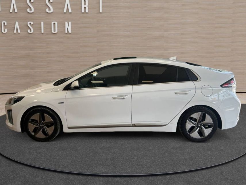 83130 : Hyundai Toulon - Autodif SAS - Groupe BALDASSARI - HYUNDAI IONIQ Executive - IONIQ - BLANC - Automate sequentiel - Essence / Courant électrique