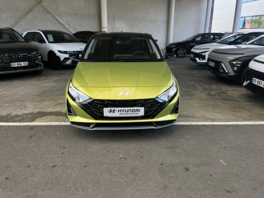 45000 : Hyundai Orléans Motors - HYUNDAI i20 - i20 - Lucid Lime Metallic/Toit+rétros Black - Traction - Essence