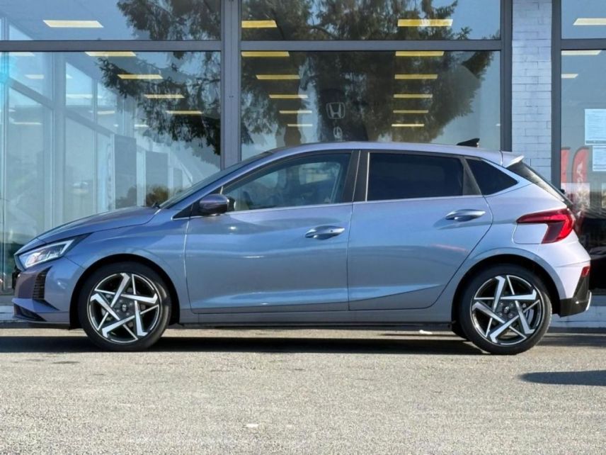 57200 : Hyundai Sarreguemines - Theobald Automobiles - HYUNDAI i20 - i20 - Vibrant Blue Métal - Traction - Essence