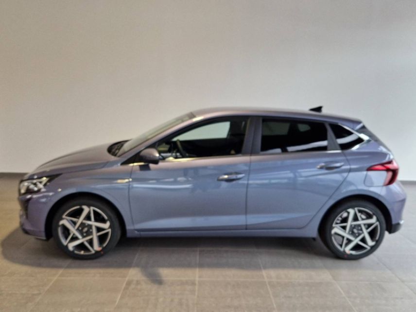 57200 : Hyundai Sarreguemines - Theobald Automobiles - HYUNDAI i20 - i20 - Meta Blue Métal - Traction - Essence/Micro-Hybride