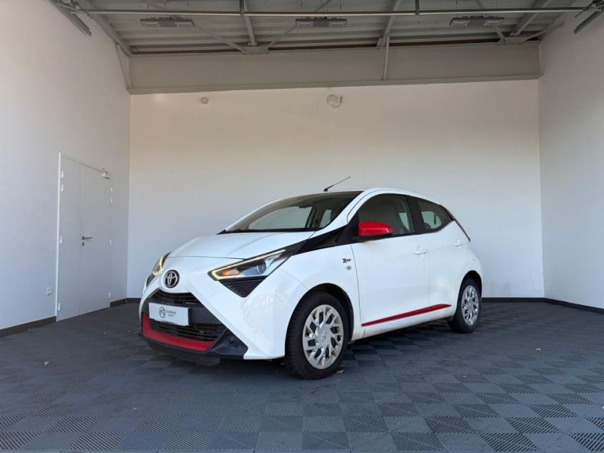85000 : Hyundai MoceanRent | La Roche-sur-Yon - Océane Auto - TOYOTA AYGO MC18 x-play - AYGO II - Blanc - Boîte manuelle - Essence sans plomb