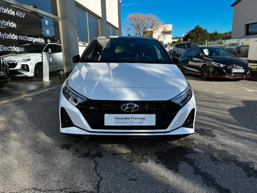 06130 : Hyundai Grasse - Garage Jean Cauvin - HYUNDAI i20 - i20 - BLANC - Traction - Essence/Micro-Hybride