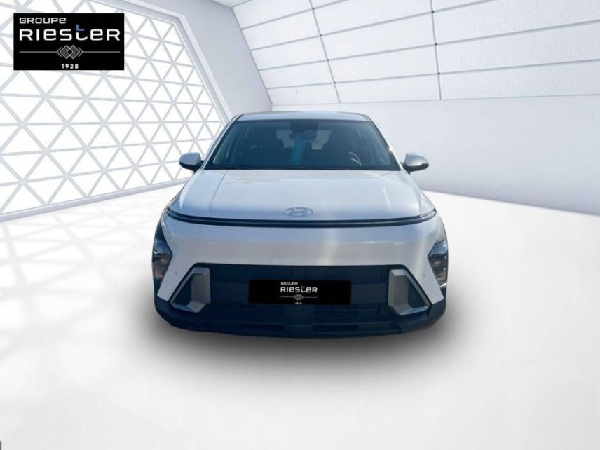 02000 : Hyundai Laon - Protea by Riester - HYUNDAI KONA Intuitive - KONA II - BLANC - Automate sequentiel - Essence / Courant électrique