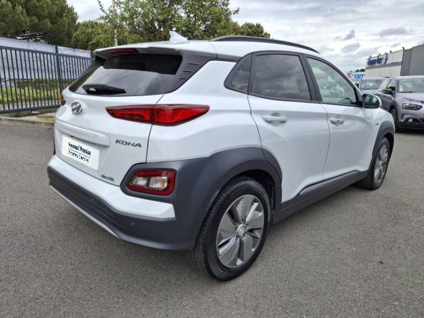 56000 : Hyundai Vannes - Park Lann Automobiles - HYUNDAI Kona - Kona - Chalk White Métal - Traction - Electrique