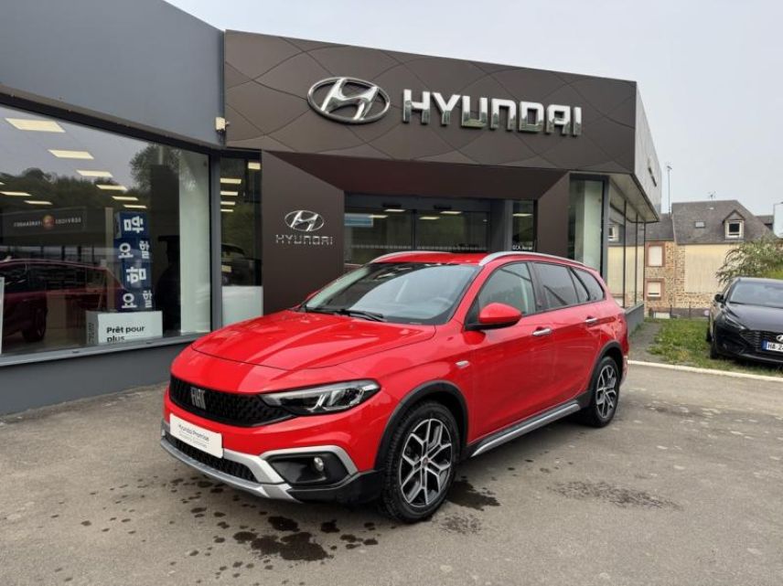 50300 : Hyundai Avranches - GCA - FIAT Tipo Cross SW - Tipo Cross SW - Rouge Passione Pastel - Traction - Essence