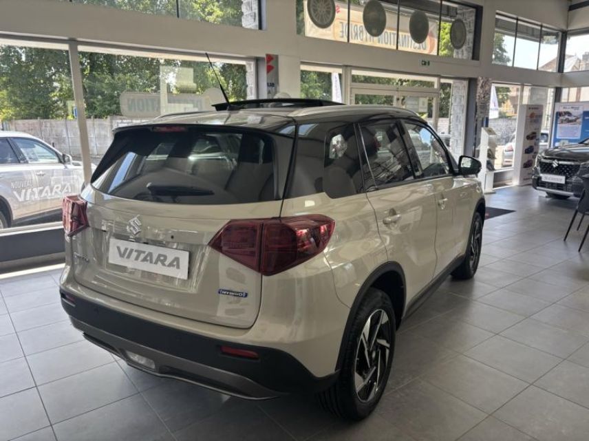 89100 : Hyundai Sens - APS - SUZUKI Vitara - Vitara - So&#039;Color Savanna Ivory/Black métal - Traction - Hybride : Essence/Electrique
