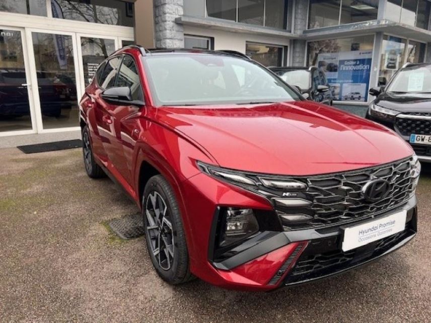 89100 : Hyundai Sens - APS - HYUNDAI Tucson - Tucson - Ultimate Red Métal - Traction - Hybride : Essence/Electrique
