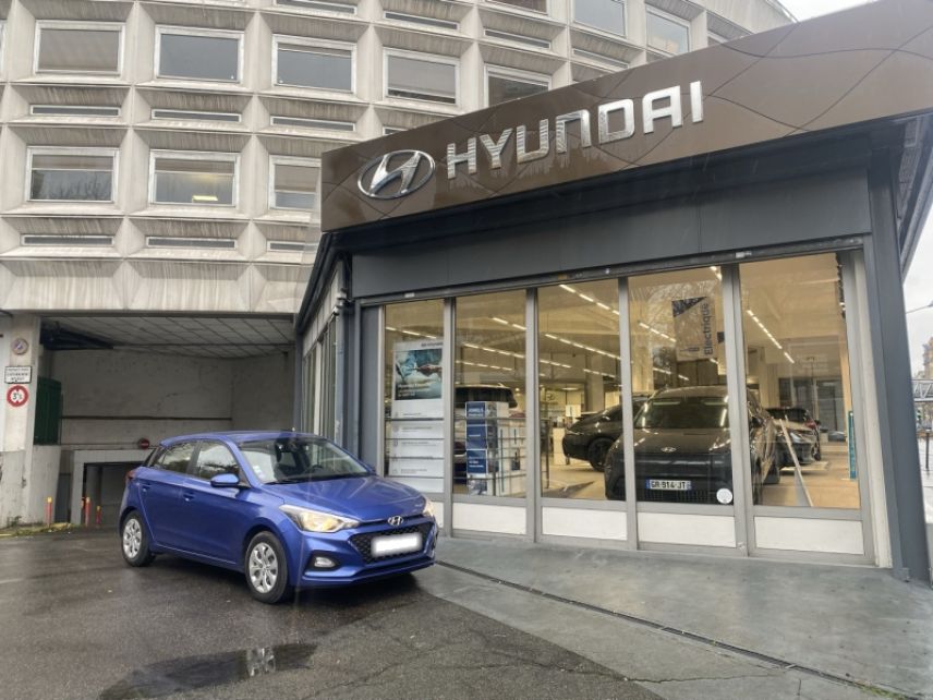 75013 : Hyundai Paris 13 - Bayard Automobiles - HYUNDAI i20 - i20 - Champion Blue - Traction - Essence